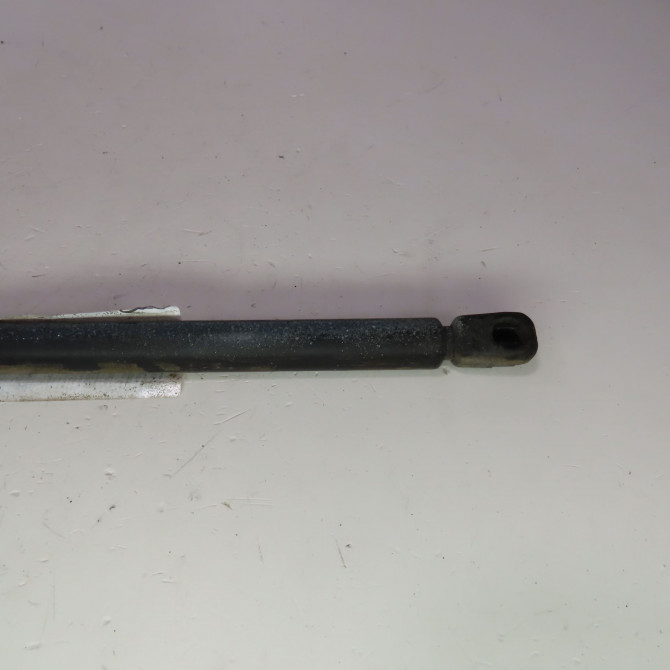 Verin droit hayon occasion  Volkswagen vw POLO III (6N1) 60 1.4 (1995-1999)   6N0827550A  2