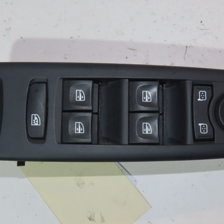 Commande lève-glace porte avant gauche occasion  Renault LATITUDE (L70_) 2.0 dci 150 (l70h) (2011)   809617391R 