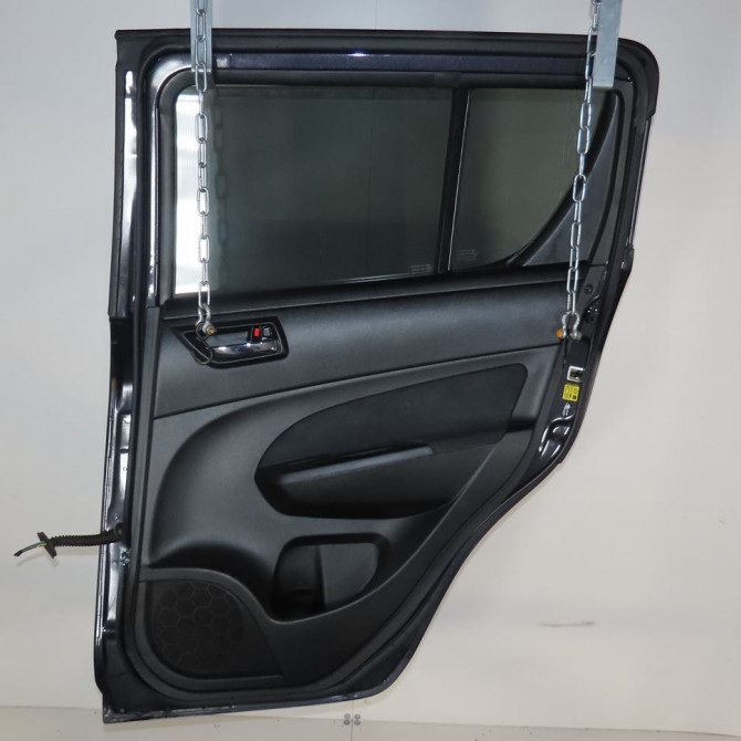 Porte arrière droite occasion  Suzuki SWIFT IV (FZ, NZ) 1.2 (azh 412) (2010)   6800368L01  2