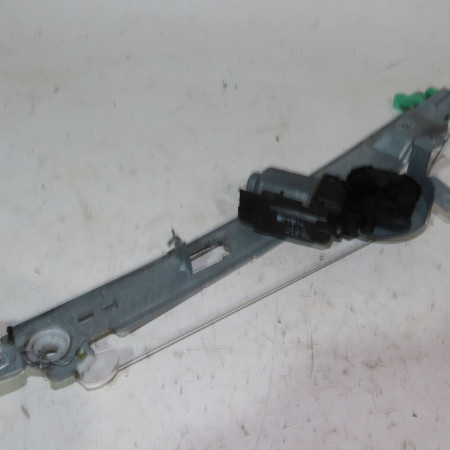 Mecanisme+moteur leve-glace avg occasion  Renault SCÉNIC II (JM0/1_) 1.5 dci (jm1e, jm16) (2005-2008) 5 portes   8201010937 