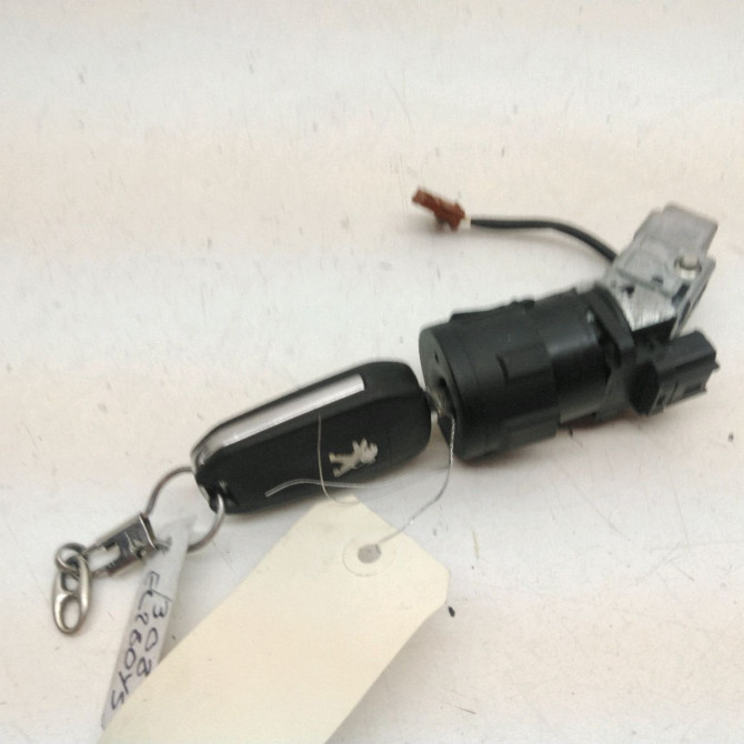 Antivol de direction occasion  Peugeot 308 II (LB_, LP_, LW_, LH_, L3_) 1.2 thp 110 (2013-2021)   1608682880  3