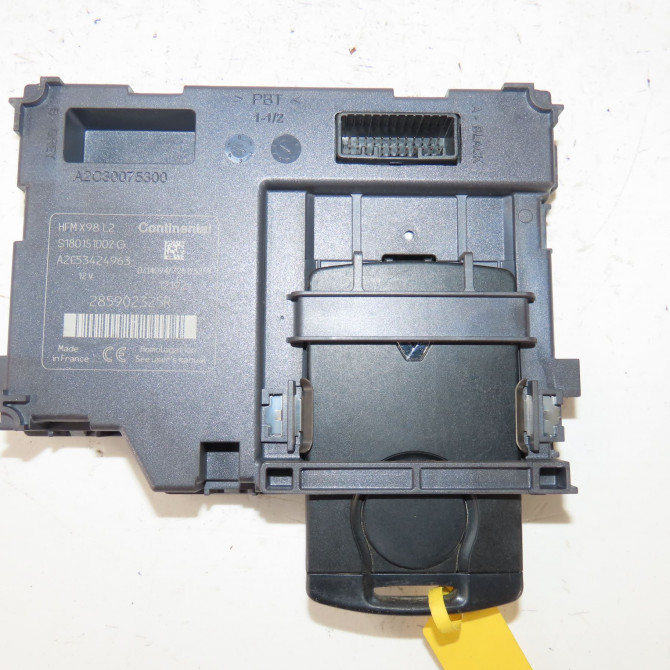 Lecteur de carte occasion  Renault CLIO IV (BH_) 0.9 tce 90 (2012) 5 portes   285902325R  1