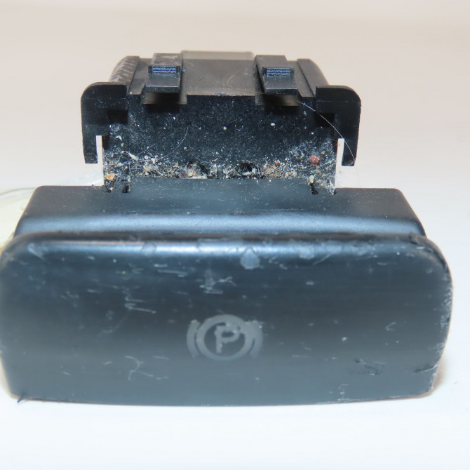 Interrupteur commande de frein a main occasion  Peugeot 3008 Monospace (0U_) 2.0 hdi 150 / bluehdi 150 (2009-2016) 5 portes   9666405677  1