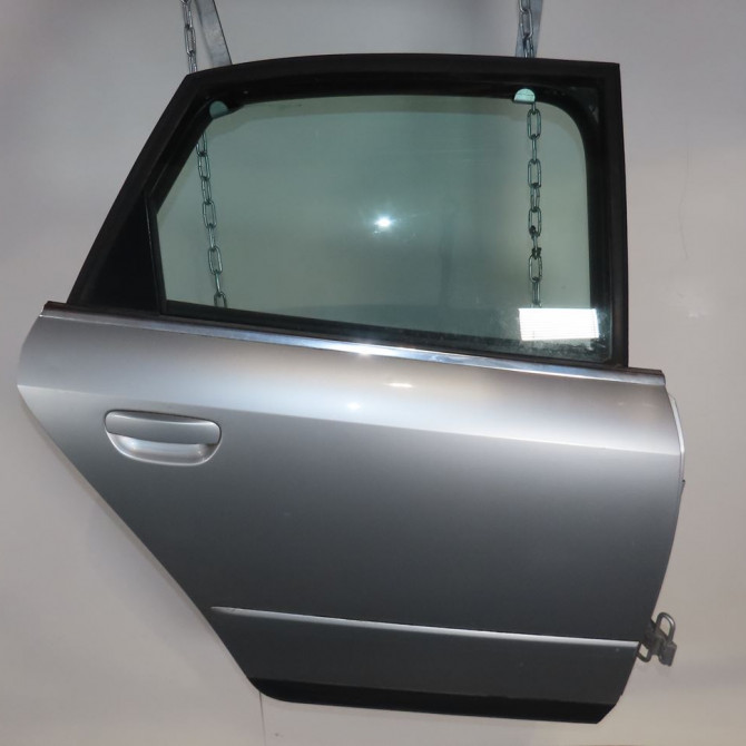 Porte arrière droite occasion  Audi A4 B6 (8E2) 1.9 tdi (2000-2004) 4 portes   8E0833052  1