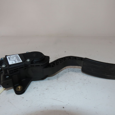 Pedale accelerateur occasion  Renault LAGUNA III (BT0/1) 1.5 dci (bt00, bt0a, bt0t, bt1j) (2007-2015) 5 portes   180050001R 