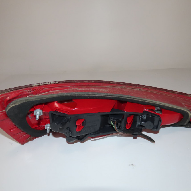 Feu arrière droit occasion  Audi Q3 (8UB, 8UG) 2.0 tdi quattro (2011-2018)   8U0945094  3