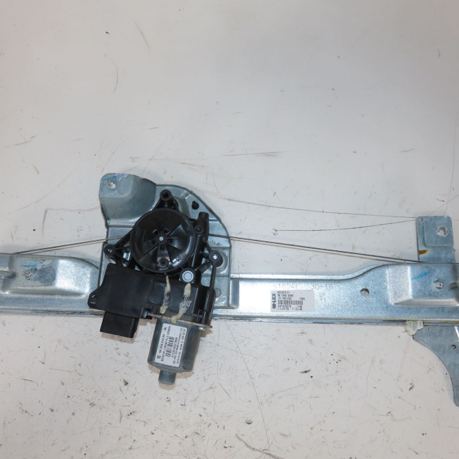 Mecanisme + moteur lève-glace avant droit occasion  Peugeot 208 I (CA_, CC_) 1.2 puretech 82 (2018)   9816402080  3