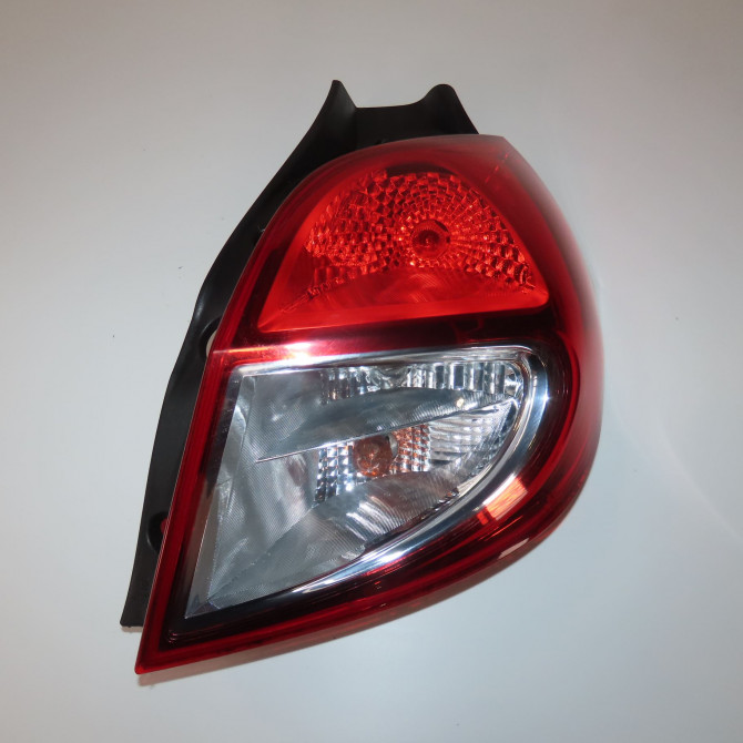 Feu arrière droit occasion  Renault CLIO III (BR0/1, CR0/1) 1.5 dci (2010-2014) 5 portes   8200886946  1
