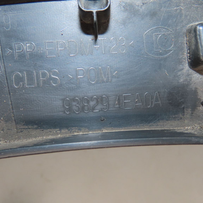 Elargisseur aile arg occasion  Nissan QASHQAI II SUV (J11, J11_) 1.6 dci (2013)   938294EA0A  3