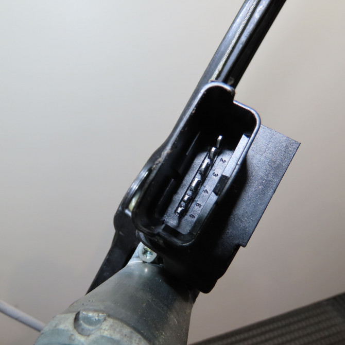 Mecanisme + moteur lève-glace avant droit occasion  Peugeot 3008 SUV (MC_, MR_, MJ_, M4_) 1.5 bluehdi 130 (2018) 5 portes   9840196880  3