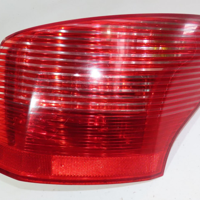 Feu arrière droit occasion  Peugeot 407 SW (6E_) 1.6 hdi 110 (2004-2010) 5 portes   6351T3  1