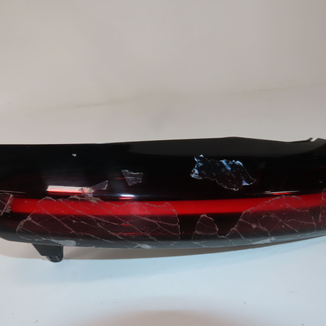 Feu arrière intérieur droit occasion  Citroën C4 III (BA_, BB_, BC_) 1.2 puretech 155 (bahnnb, bahnjd) (2021)   9831120580  1