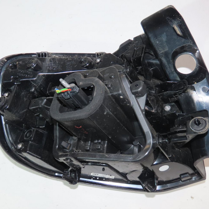 Feu arrière droit occasion  Citroën C4 III (BA_, BB_, BC_) 1.5 bluehdi 130 (bbyhzb) (2020)   9831100080  2