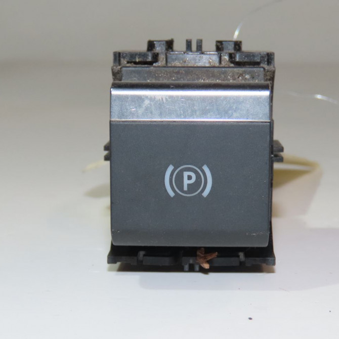 Interrupteur commande de frein a main occasion  Citroën C4 III (BA_, BB_, BC_) 1.2 puretech 155 (bahnnb, bahnjd) (2021)   98131463ZD  1