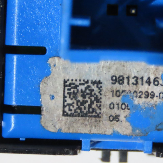 Interrupteur commande de frein a main occasion  Citroën C4 III (BA_, BB_, BC_) 1.2 puretech 155 (bahnnb, bahnjd) (2021)   98131463ZD  3