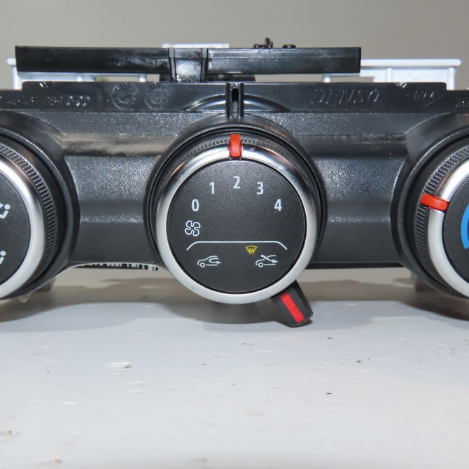 Commande de chauffage occasion  Renault EXPRESS Camionnette/Monospace 1.5 blue dci 95 (f6ab) (2021)   275008537R  1