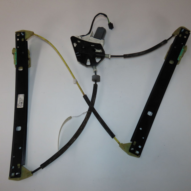 Mecanisme + moteur lève-glace avant droit occasion  Audi Q3 (8UB, 8UG) 2.0 tdi quattro (2011-2018)   8U0837462  3