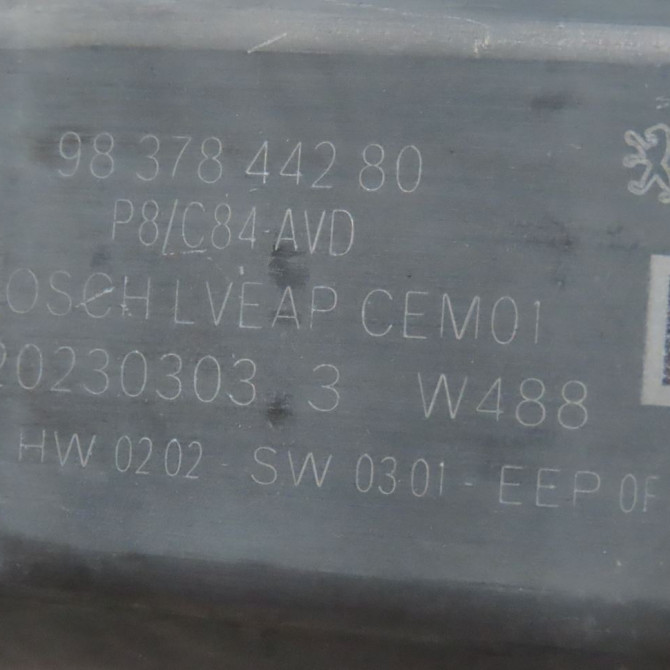 Mecanisme + moteur lève-glace avant droit occasion  Peugeot 3008 SUV (MC_, MR_, MJ_, M4_) 1.5 bluehdi 130 (2018) 5 portes   9840196880  3