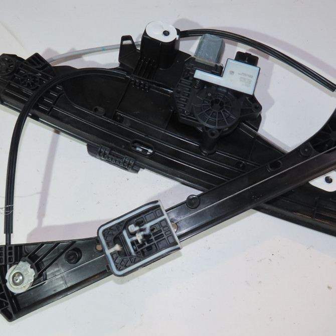 Mecanisme + moteur lève-glace avant droit occasion  Citroën C4 III (BA_, BB_, BC_) 1.5 bluehdi 130 (bbyhzb) (2020)   9832821580  2