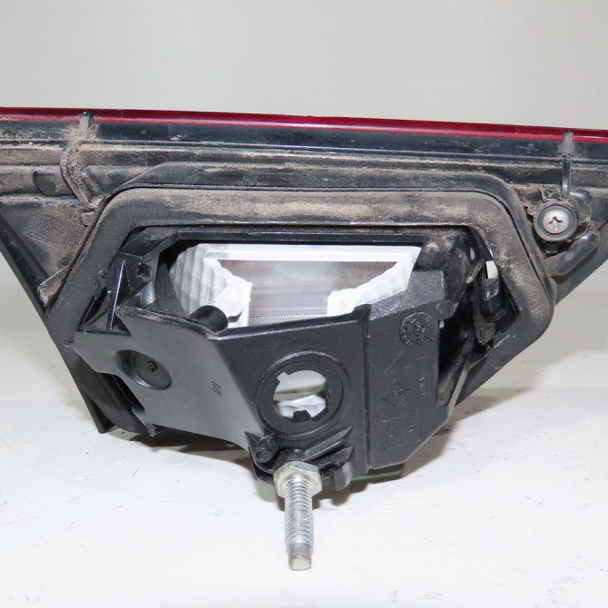 Feu arrière intérieur droit occasion  Renault CLIO IV (BH_) 1.5 dci 90 (2012) 5 portes   265508029R  2