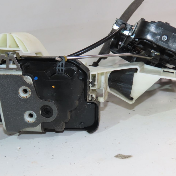 Serrure porte avg occasion  Ford PUMA (J2K, CF7) 1.0 ecoboost (2019)   2335352  1