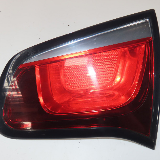 Feu arrière intérieur droit occasion  Citroën C3 II (SC_) 1.2 vti 82 (2012-2016) 5 portes   6351JC  1