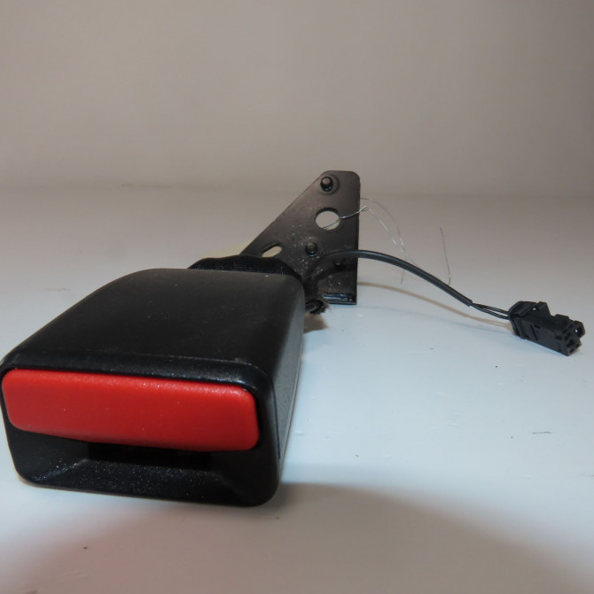 Ancrage ceinture arrière gauche occasion  Citroën C3 III (SX) 1.2 vti 82 (2016)   98119905XT  2