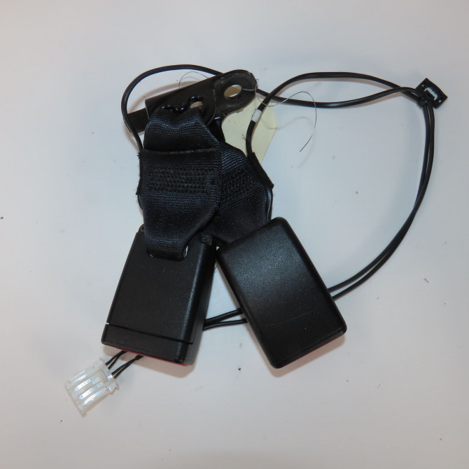 Ancrage ceinture arrière droit occasion  Citroën C3 III (SX) 1.2 vti 82 (2016)   98119921XT  1