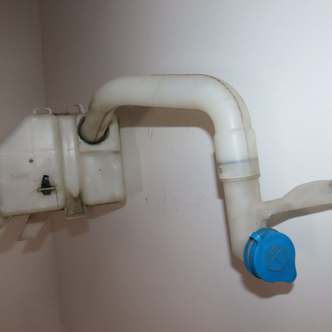 Reservoir lave-glace avant occasion  Suzuki SWIFT III (MZ, EZ) 1.3 (rs 413) (2005)   3845062JA1  3