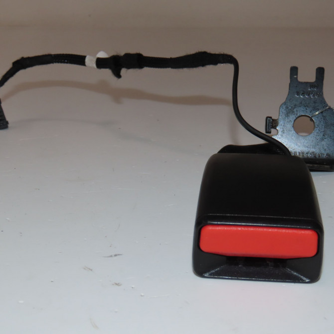 Ancrage ceinture arrière gauche occasion  Peugeot 208 II (UB_, UP_, UW_, UJ_) 1.2 puretech 100 (2019) 5 portes   98265554XT  2