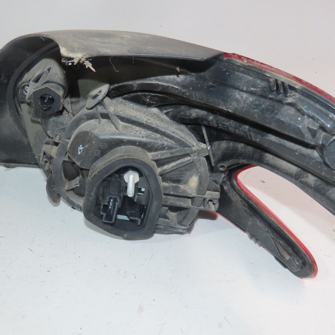 Feu arrière gauche occasion  Peugeot 208 I (CA_, CC_) 1.5 bluehdi 100 (2018)   9825601280  2