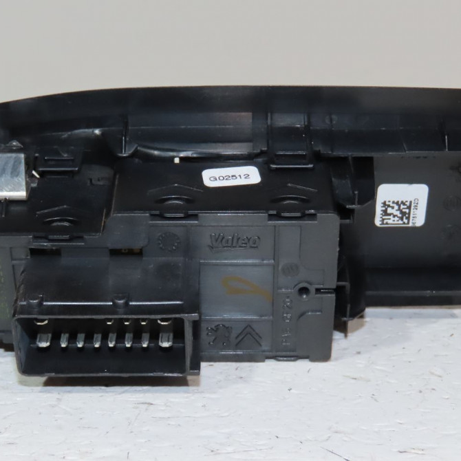 Commande lève-glace porte avant gauche occasion  Peugeot 208 I (CA_, CC_) 1.4 hdi (2012) 3 portes   96751129ZD  2