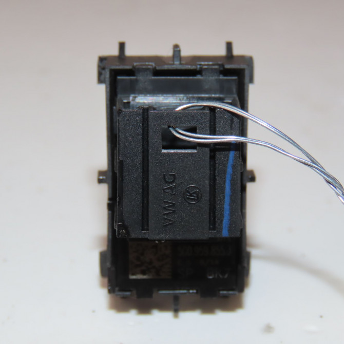 Commande lève-glace porte avant droite occasion  Citroën C3 AIRCROSS II (2R_, 2C_) 1.2 puretech 82 (2rhmrc, 2rhmzb) (2017)   98016307ZD  3