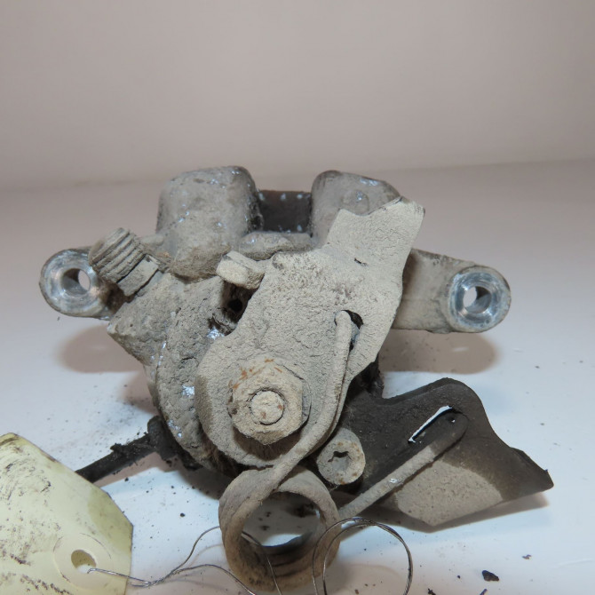 Etrier de frein arrière droit occasion  Peugeot 308 I (4A_, 4C_) 1.6 hdi (2007-2014) 5 portes   4401N7  4