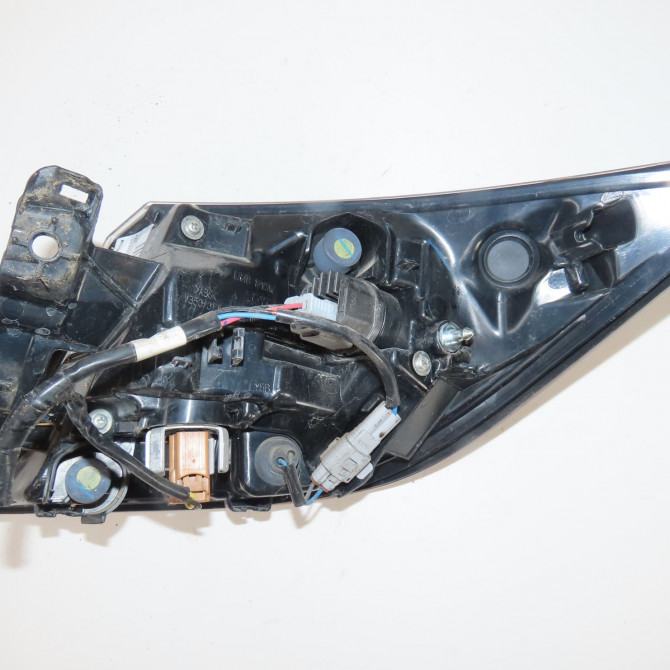 Feu arrière gauche occasion  Toyota COROLLA 3/5 portes (_E21_) 1.8 hybrid (zwe211) (2018) 5 portes   8156102C40  2