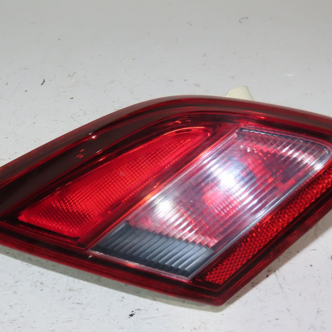 Feu arrière interieur gauche occasion  Opel CORSA E (X15) 1.4 (08, 68) (2014)   13454500  1