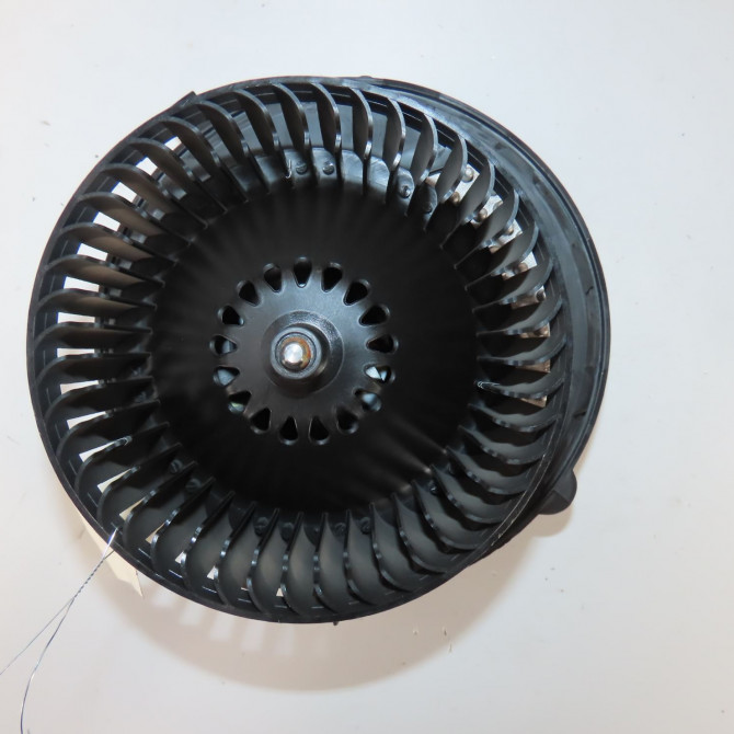 Moteur ventilateur chauffage occasion  Volkswagen vw GOLF SPORTSVAN VII (AM1, AN1) 1.0 tsi (2015-2020)   5Q1819021E  1