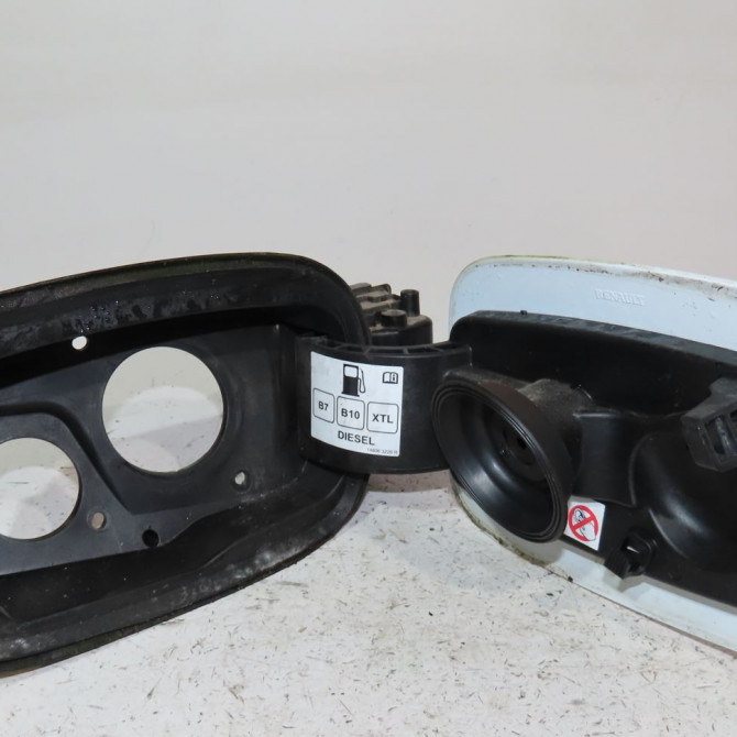 Volet de trappe carburant occasion  Renault MEGANE IV 3/5 portes (B9A/M/N_) 1.5 blue dci 115 (b9a6) (2018)   788308895R  3