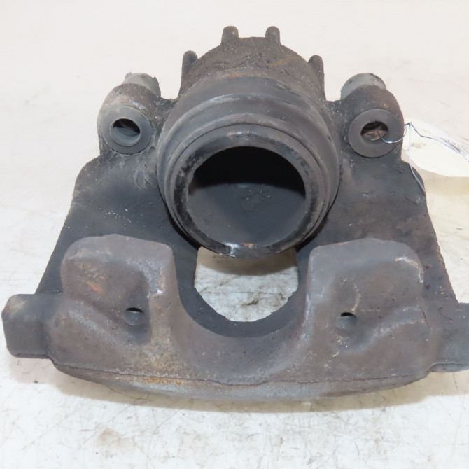 Etrier de frein avant droit occasion  Peugeot 508 I (8D_) 2.0 hdi hybrid4 awc (2010-2018)   4401R7  1