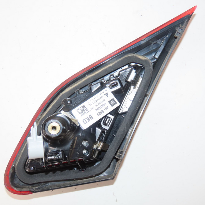 Feu arrière interieur gauche occasion  Opel CORSA E (X15) 1.4 (08, 68) (2014)   13454500  3
