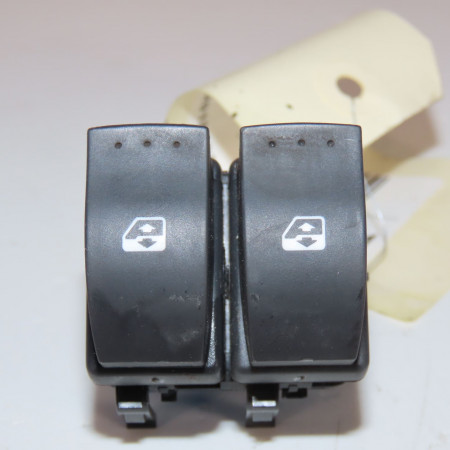 Commande lève-glace porte avant gauche occasion  Renault TRAFIC II Camionnette (FL) 2.0 dci 90 (fl0h) (2006)   8200108269 