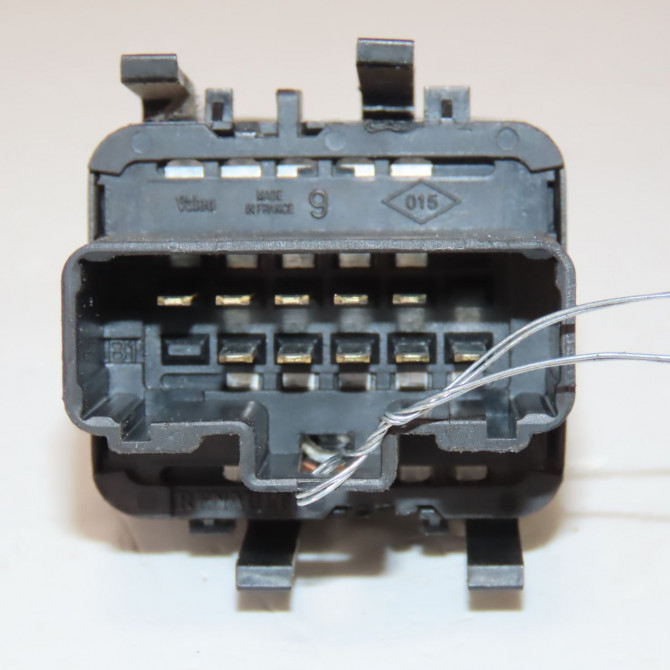 Commande lève-glace porte avant gauche occasion  Renault MASTER III Camionnette (FV) 2.3 dci 125 fwd (fv0c, fv0d, fv0g, fv0h, fv0j, fv0k) (2010)   8200476806  2