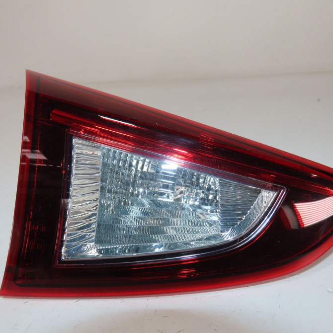 Feu arrière interieur gauche occasion  Mazda 2 (DL, DJ) 1.5 skyactiv-g (2014)   DB5J513G0B  1