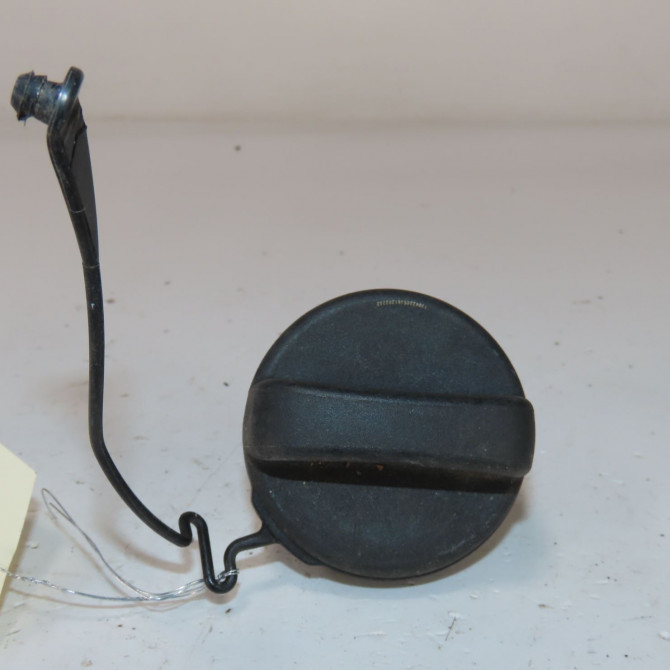 Bouchon reservoir a carburant occasion  Toyota YARIS (_P13_) 1.0 (ksp130_) (2010)   7730052030  1