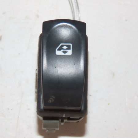 Commande lève-glace porte avant droite occasion  Renault TWINGO II (CN0_) 1.5 dci (cn0e) (2007-2014) 3 portes   8200214936 