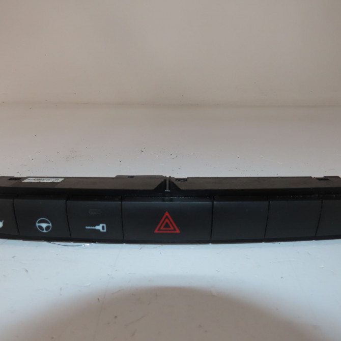 Bouton de warning occasion  Fiat GRANDE PUNTO (199_) 1.2 (2005)   735447690  1