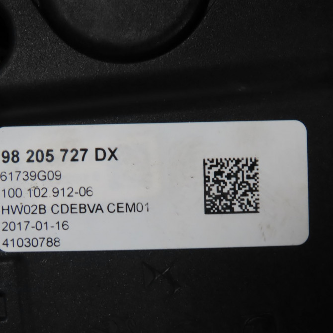 Pommeau levier vitesses occasion  Peugeot 3008 SUV (MC_, MR_, MJ_, M4_) 1.6 bluehdi 120 (2016)   98205727DX  2