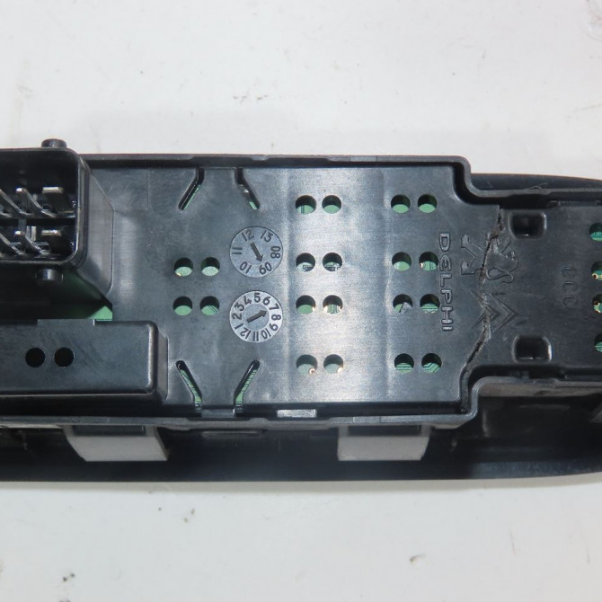 Commande lève-glace porte avant gauche occasion  Citroën C3 II (SC_) 1.4 (2009-2016) 5 portes   98012283XT  2