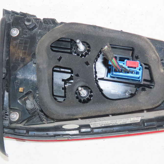 Feu arrière intérieur droit occasion  Volkswagen vw PASSAT B8 Variant (3G5, CB5) 2.0 tdi (2014)   3G9945308A  2