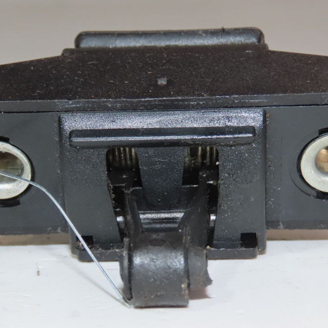 Serrure hayon occasion  Dacia SANDERO 1.4 mpi lpg (2009)   7700838546  2